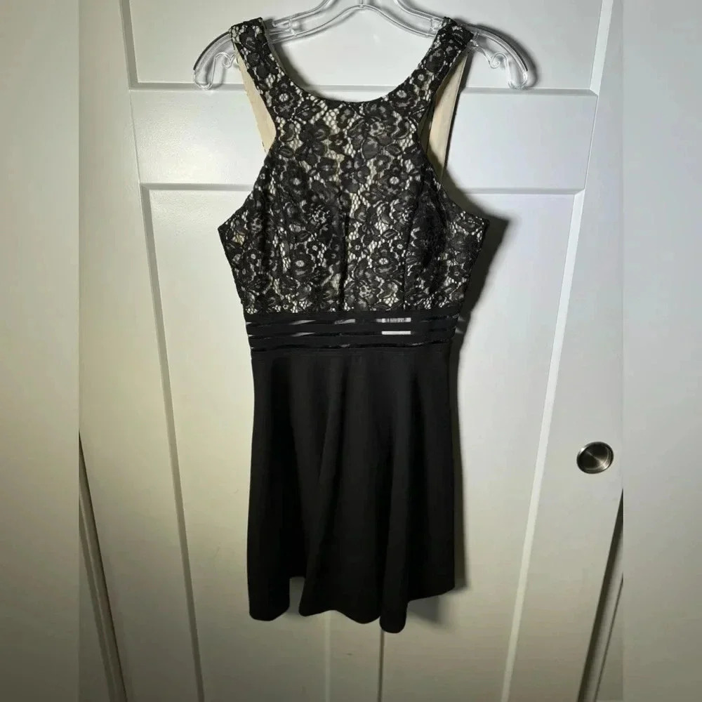 Speechless Black Lace Overlay Cutout Detail Fit Flare Dress Size 9 - Picture 3 of 13